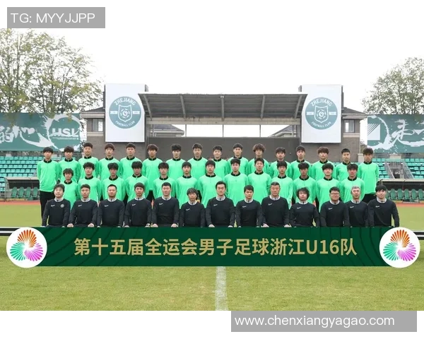 追随足球明星的足迹感受激情与梦想的完美结合 追随足球明星的足迹感受激情与梦想的完美结合